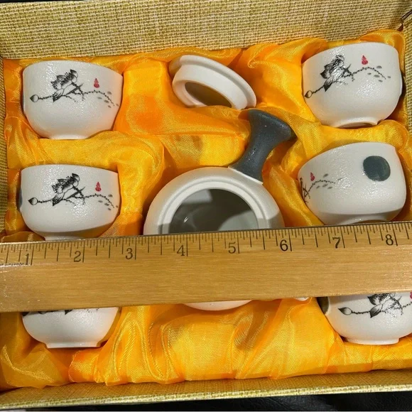 New Tea Set - Picture 6 of 6